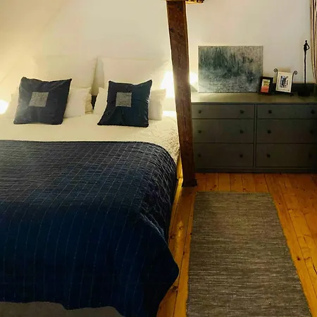Apartamento Loft Above Stables With Donkeys By Burgwald Wetter (Hessen)
