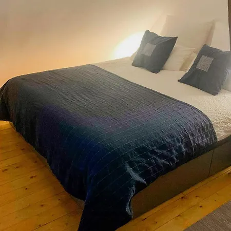 Apartamento Loft Above Stables With Donkeys By Burgwald Wetter (Hessen)